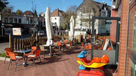 Terrasse zum sonnigen Verweilen oder Feiern